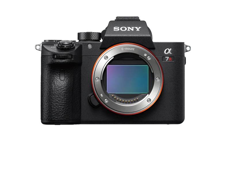 Sony α7R III with 35mm Full-Frame Image Sensor Camera - ILCE7RM3A/B