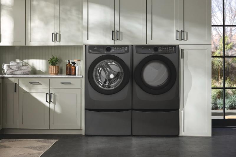 27" Electrolux 400 Series Front Load Washer - ELFW7437AT