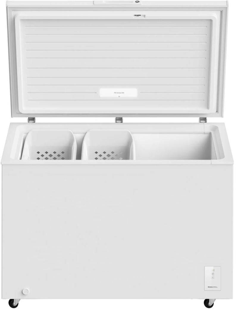 Frigidaire 15 Cu. Ft. Garage Ready Chest Freezer - FFCL1562AW