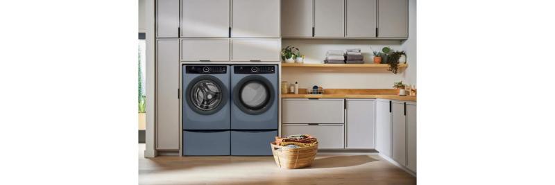 27" Electrolux 5.2 Cu. Ft. I.E.C Front Load Perfect Steam Washer - ELFW7437AD